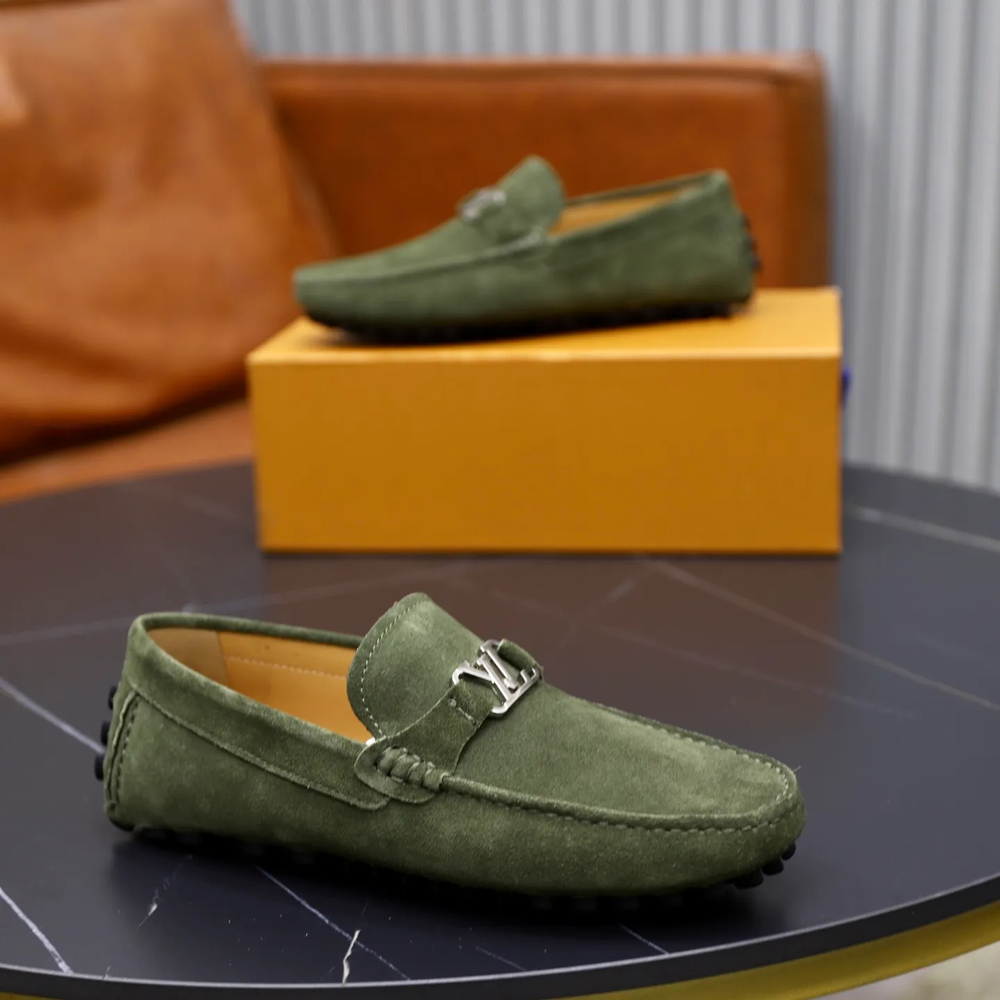 Ex-factory price: 480💰【LV】Louis Vuitton ⚠️High-end men’s driving and pedal series ⚠️38-44 (customized for 45) ⚠️All original cowhide leather! Thick and soft! Made entirely of calfskin lining! The latest non-slip beanie sole! Three-dimensional package technology! Fashionable and classic! Handicrafts! Original high quality! Feel free to compare!
